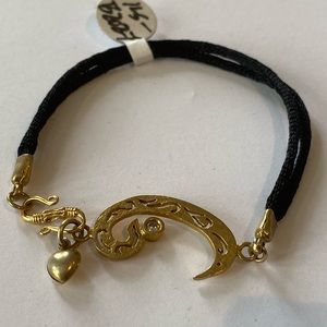 Gold plated wow curve with crystal &heart bracelet